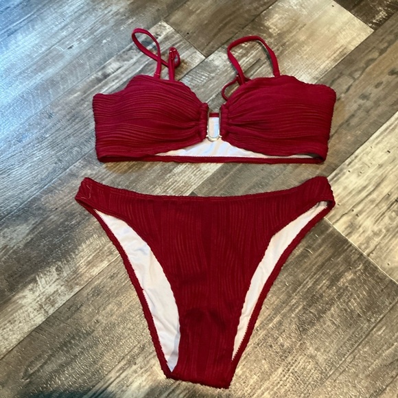 Red Bikini Set Size Large - Picture 1 of 9